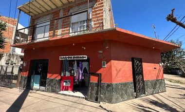LOCALES CASA DEPARTAMENTOS VENTA O PERMUTA VARELA