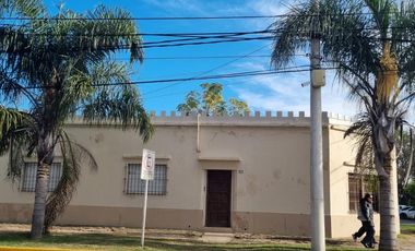 Casa en Alquiler Comercial - Excelente ubicacion -RESERVADAAAA!!!
