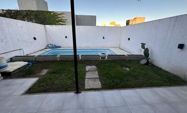 Dúplex en Venta en  San Ignacio Village. 2 dormitorios. Pileta