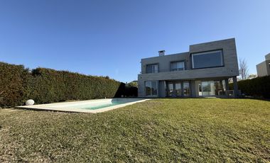 Casa en alquiler en barrio San Isidro Labrador, Tigre