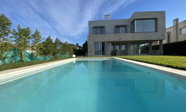 Casa en alquiler en barrio San Isidro Labrador, Tigre