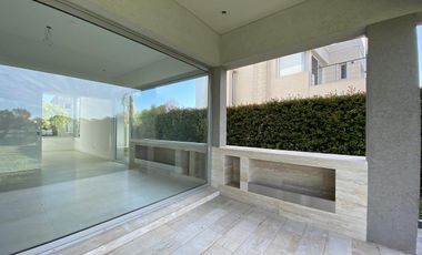 Casa en alquiler en barrio San Isidro Labrador, Tigre