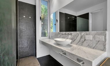 Casa en venta y alquiler en El Encuentro.  Moderna y canchera