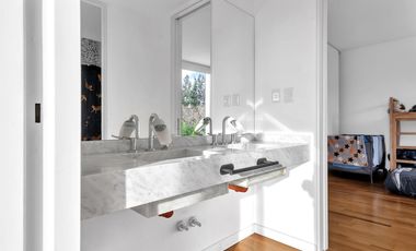 Casa en venta y alquiler en El Encuentro.  Moderna y canchera