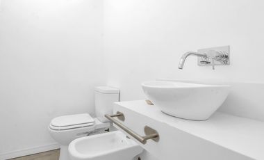 Casa en venta y alquiler en El Encuentro.  Moderna y canchera