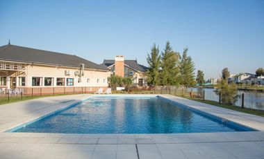 Casa en venta y alquiler en El Encuentro.  Moderna y canchera