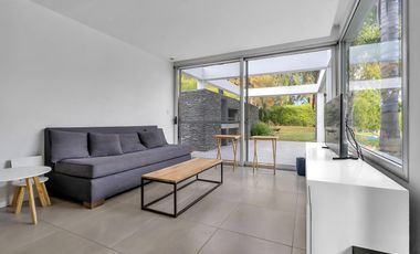 Casa en venta y alquiler en El Encuentro.  Moderna y canchera