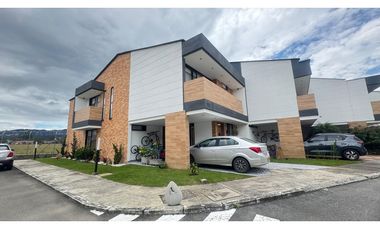 VENTA CASA ESQUINERA LA CEJA SMG