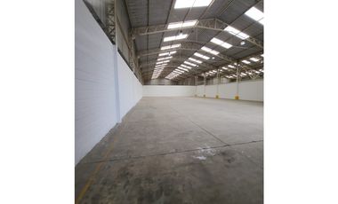 BODEGA EN ALQUILER –1200 m² CONSTRUCCIÓN – GUAYAQUIL