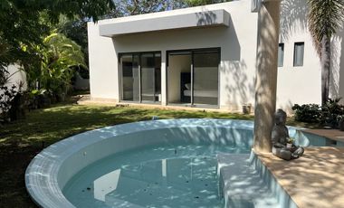 Renta Casa Amueblada con paneles solares Yucatán Country Club
