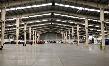 Bodega Industrial 8,000 M2 de construcción, 400 M2 de oficina y 110 cajones estacionamiento