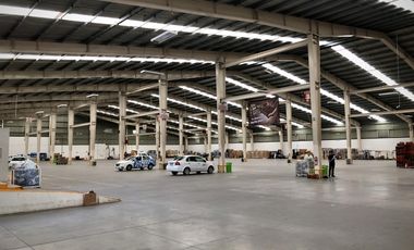 Bodega Industrial 8,000 M2 de construcción, 400 M2 de oficina y 110 cajones estacionamiento