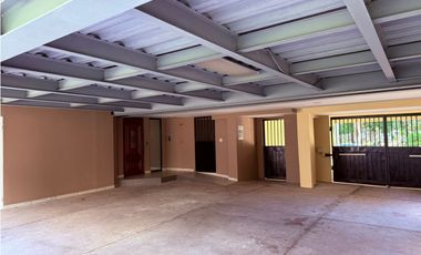 EL CARMEN / CASA COMERCIAL / 815M / 3 NIVEL / ESQUINA / RECEPCION