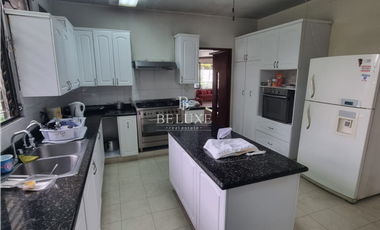 VENDO O ALQUILO CASA COMERCIAL / RESIDENCIAL, EN OBARRIO (3)