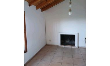 Excelente casa con 2 departamentos – Ideal inversión