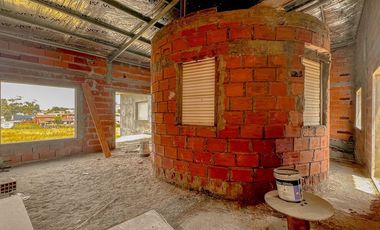 Venta Casa en Construcción Faro Norte Permuta