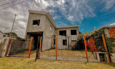 Venta Casa en Construcción Faro Norte Permuta
