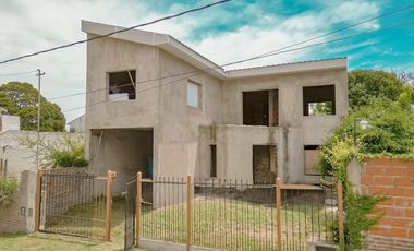 Venta Casa en Construcción Faro Norte Permuta