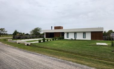 Casa En Venta La Primavera De Lujan Club De Campo