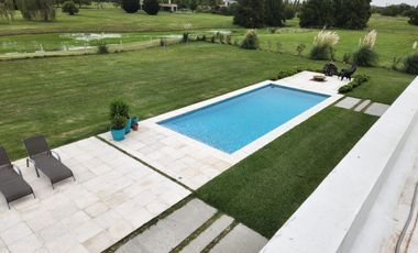 Casa En Venta La Primavera De Lujan Club De Campo