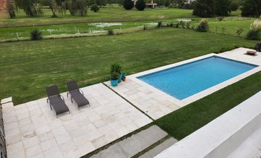 Casa En Venta La Primavera De Lujan Club De Campo