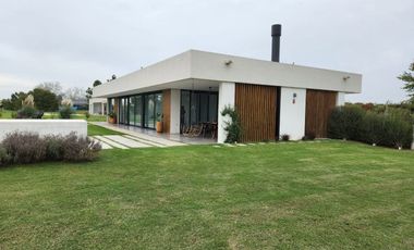 Casa En Venta La Primavera De Lujan Club De Campo