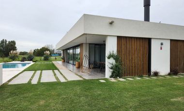 Casa En Venta La Primavera De Lujan Club De Campo