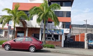 En Venta Edificio 1105m2 Tena Centro