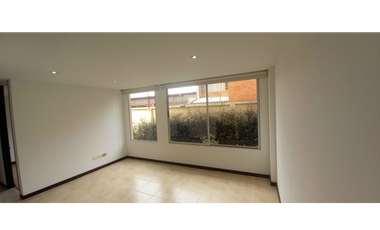 Vendo apartamento primer piso  en conjunto cerrado en Chía