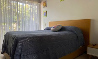 CASA CAMPESTRE RODEADA DE VERDE