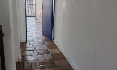 CERCA DE INTERSECCIÓN DE  AV. LAS ENCINAS Y AV. PORTALES.