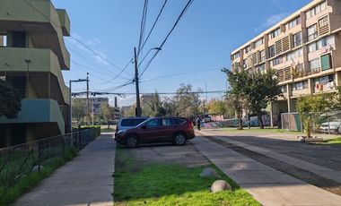 CERCA DE INTERSECCIÓN DE  AV. LAS ENCINAS Y AV. PORTALES.