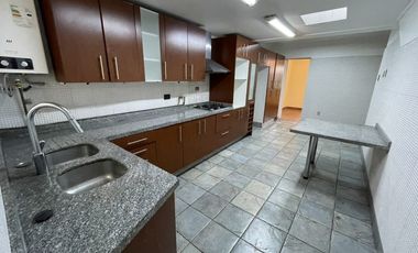 Valor Conversable! Elegante Chalet 3 Dorm, 3 Baños, Piscina. Barrio Residencial - Ñuñoa