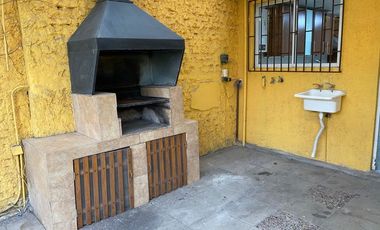 Valor Conversable! Elegante Chalet 3 Dorm, 3 Baños, Piscina. Barrio Residencial - Ñuñoa