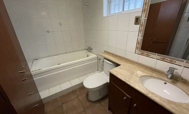 Valor Conversable! Elegante Chalet 3 Dorm, 3 Baños, Piscina. Barrio Residencial - Ñuñoa