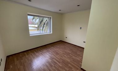 Valor Conversable! Elegante Chalet 3 Dorm, 3 Baños, Piscina. Barrio Residencial - Ñuñoa