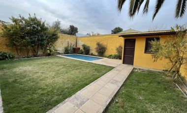 Valor Conversable! Elegante Chalet 3 Dorm, 3 Baños, Piscina. Barrio Residencial - Ñuñoa