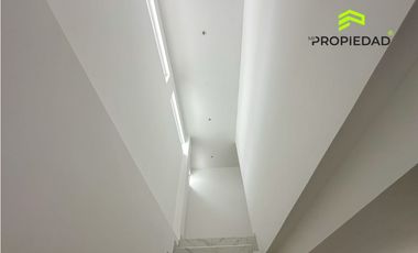 Casa en Venta al Sur de Manta 5 Dormitorios desde 176K Urb privada