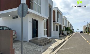 Casa amoblada 3 Dormitorios frente al mar, Punta Blanca, Jaramijó