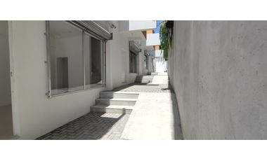 PASE COMERCIAL CON 8 LOCALES EN VENTA LA LIBERTAD SANTA ELENA