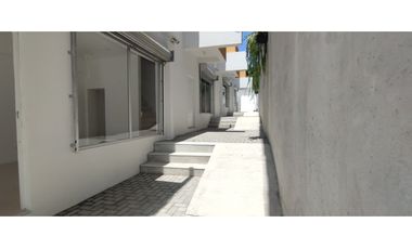 PASE COMERCIAL CON 8 LOCALES EN VENTA LA LIBERTAD SANTA ELENA
