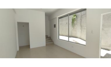 PASE COMERCIAL CON 8 LOCALES EN VENTA LA LIBERTAD SANTA ELENA