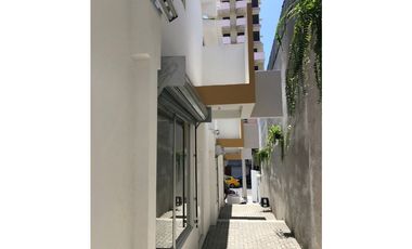 PASE COMERCIAL CON 8 LOCALES EN VENTA LA LIBERTAD SANTA ELENA