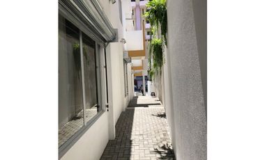 PASE COMERCIAL CON 8 LOCALES EN VENTA LA LIBERTAD SANTA ELENA