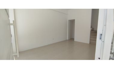PASE COMERCIAL CON 8 LOCALES EN VENTA LA LIBERTAD SANTA ELENA