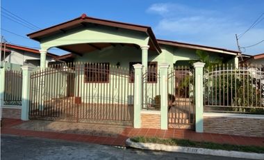 VENDO CASA EN BRISAS DE GOLF MODELO MESETA