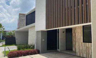 CASA VALEIRA HABITAT, SOLARES
