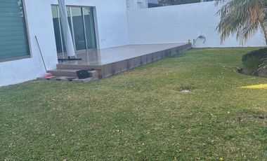 CASA EN VENTA EL PALOMAR JOCKEY CLUB