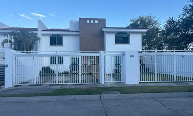 CASA EN VENTA EL PALOMAR JOCKEY CLUB