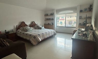 CASA EN VENTA EL PALOMAR JOCKEY CLUB